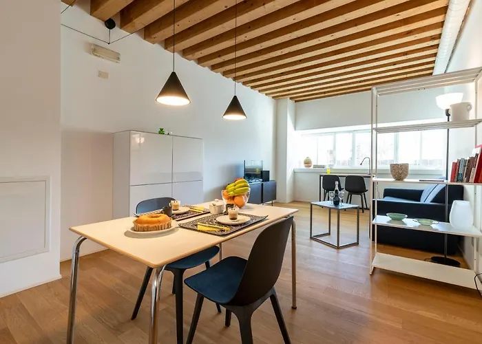 Mel House